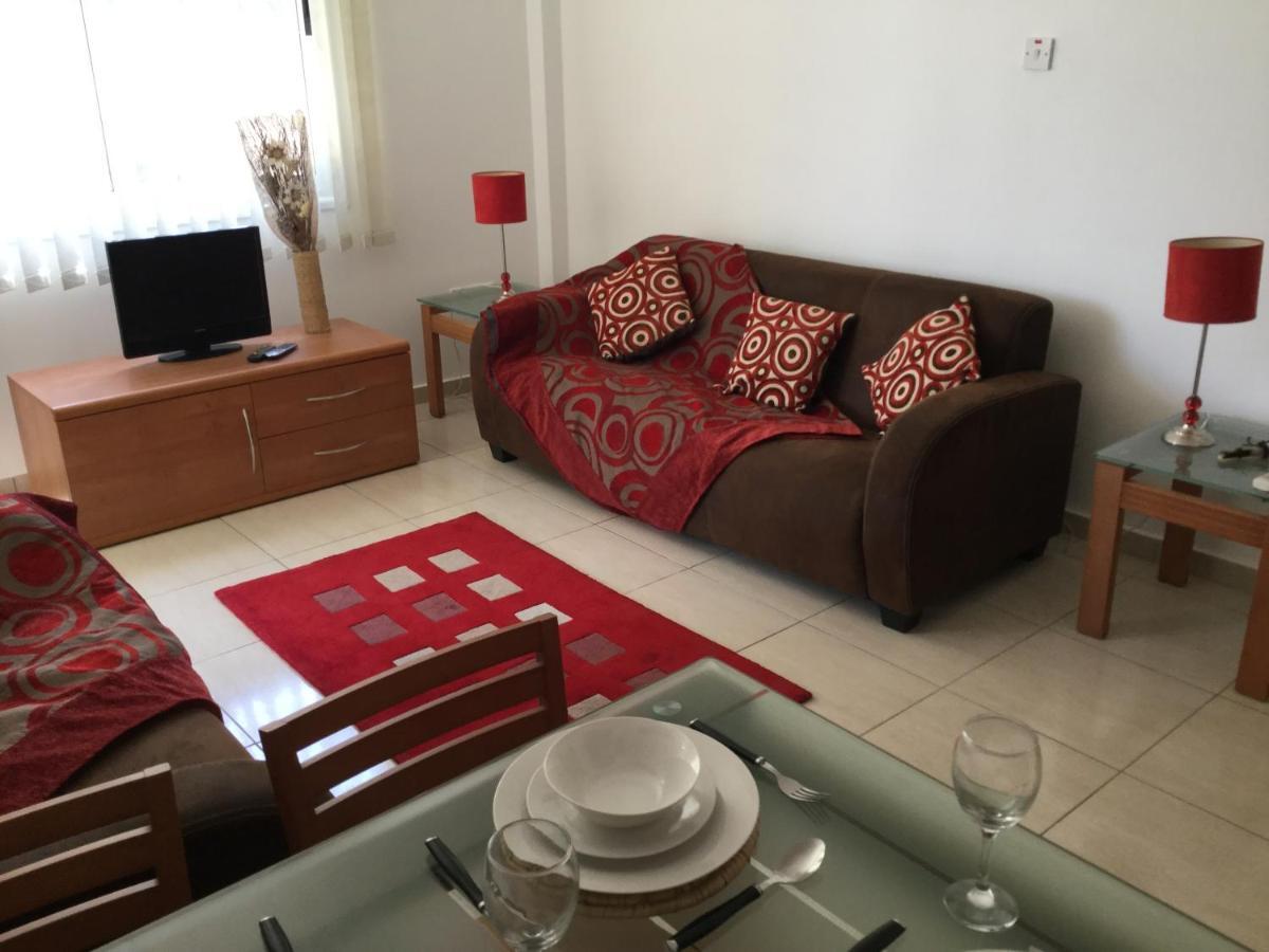 Poolside 2 Bedroom Apt, Riviera, Universal Area Paphos