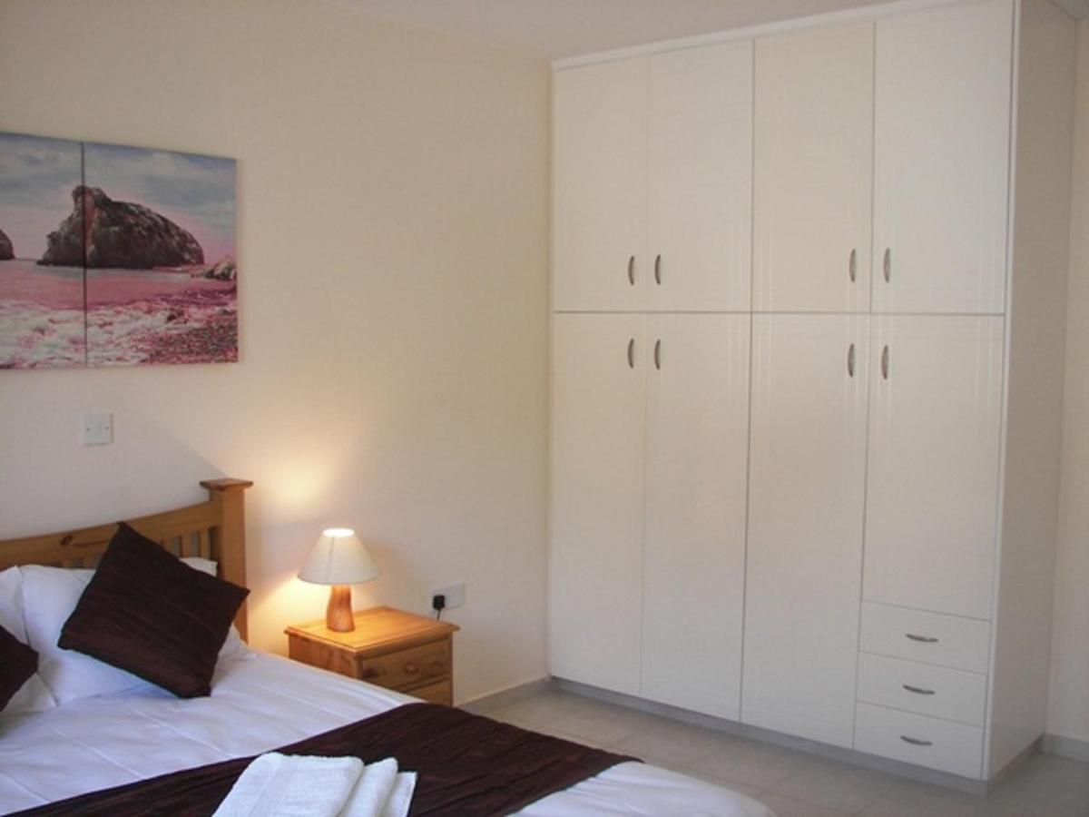 Apartment Ground Floor Leading To Pool Eg5, 2 Bedrooms, Free Wifi Paphos