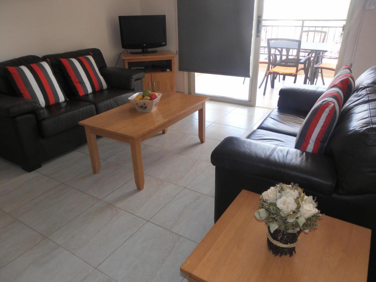 Apartment First Floor, 2 Bedroom F101, 2 Bathrooms, Pool View & Free Wifi Paphos