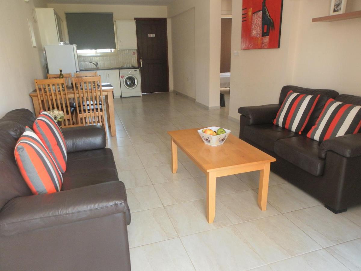 First Floor, 2 Bedroom F101, 2 Bathrooms, Pool View & Free Wifi Paphos