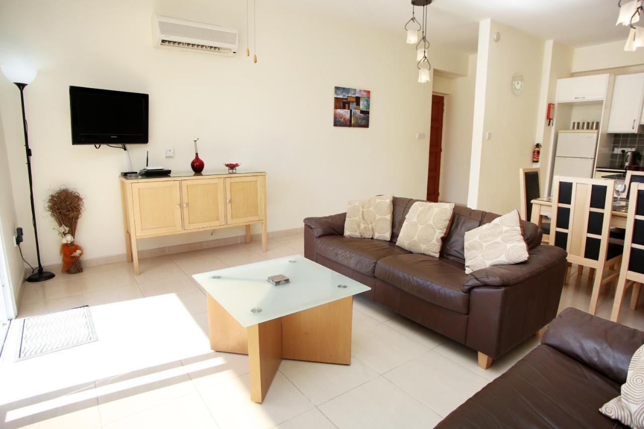 Apartment Sirena Lighthouse 1, A Wonderful Sea View With Netflix Paphos