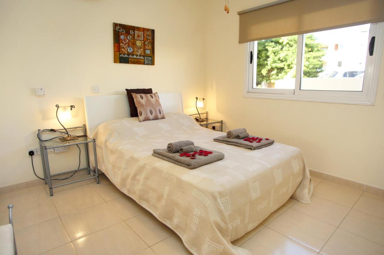Sirena Lighthouse 1, A Wonderful Sea View With Netflix Apartment Paphos