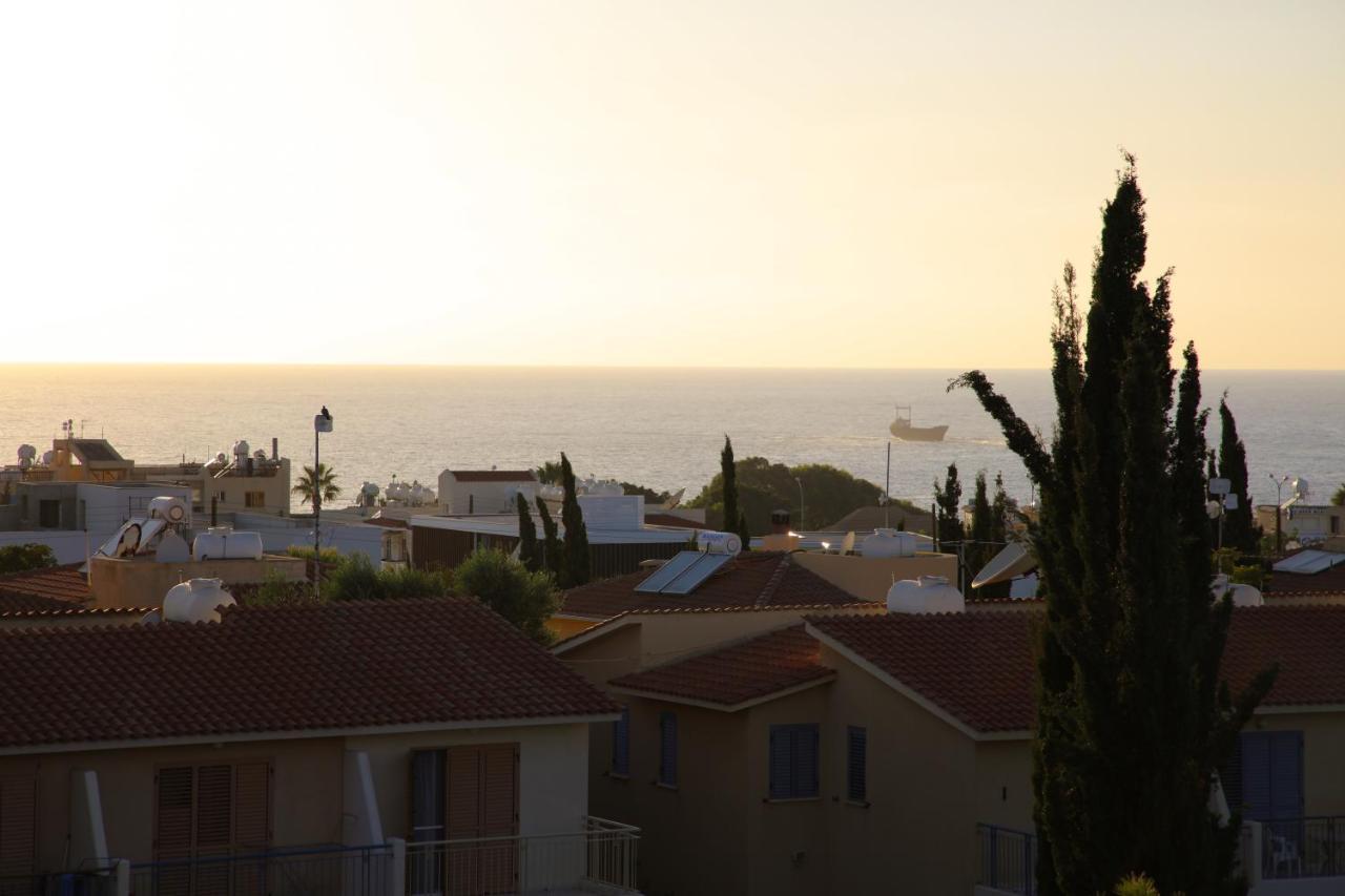 Regina Gardens 2 Bedroom Sea View Flat In *