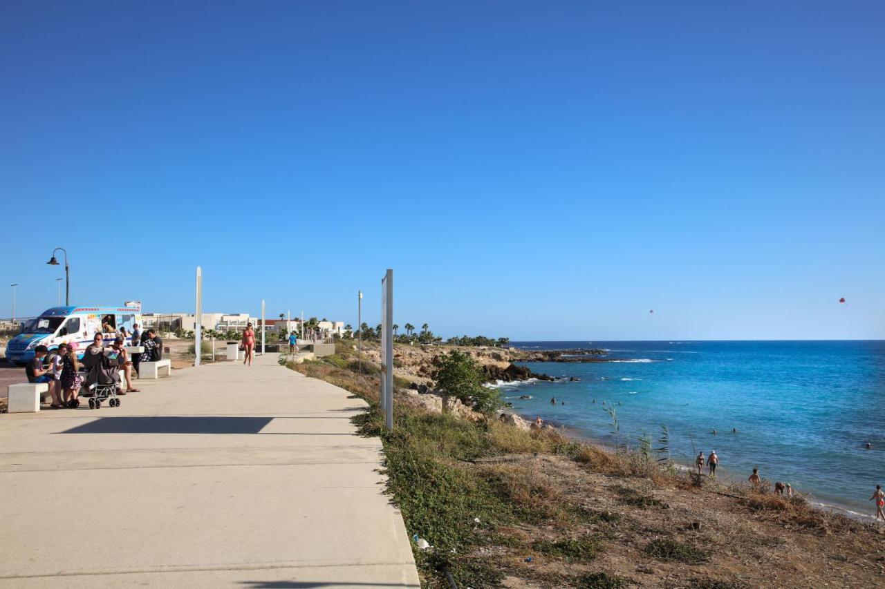 Regina Gardens 2 Bedroom Sea View Flat In *