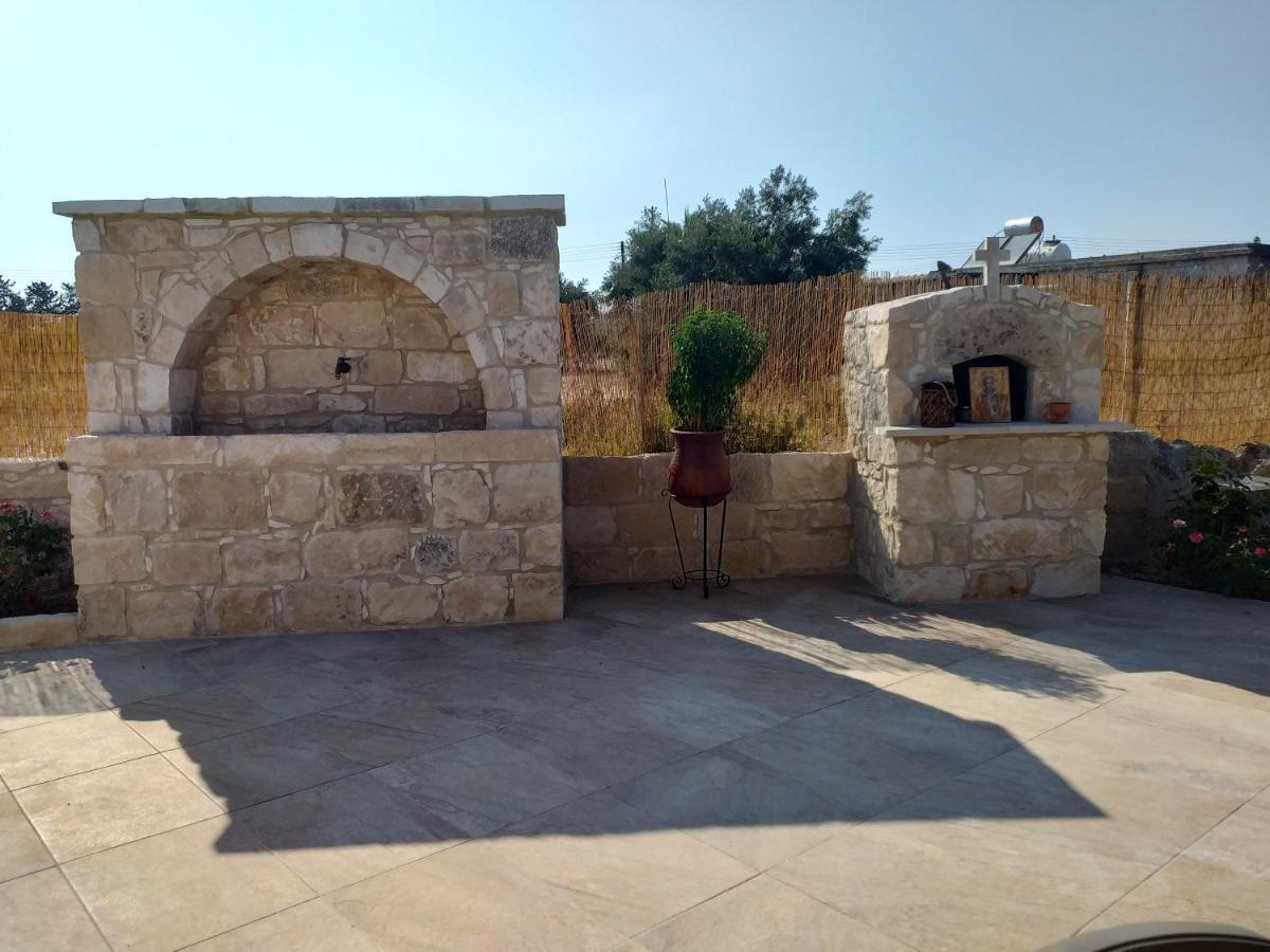 Yioukkas * Paphos