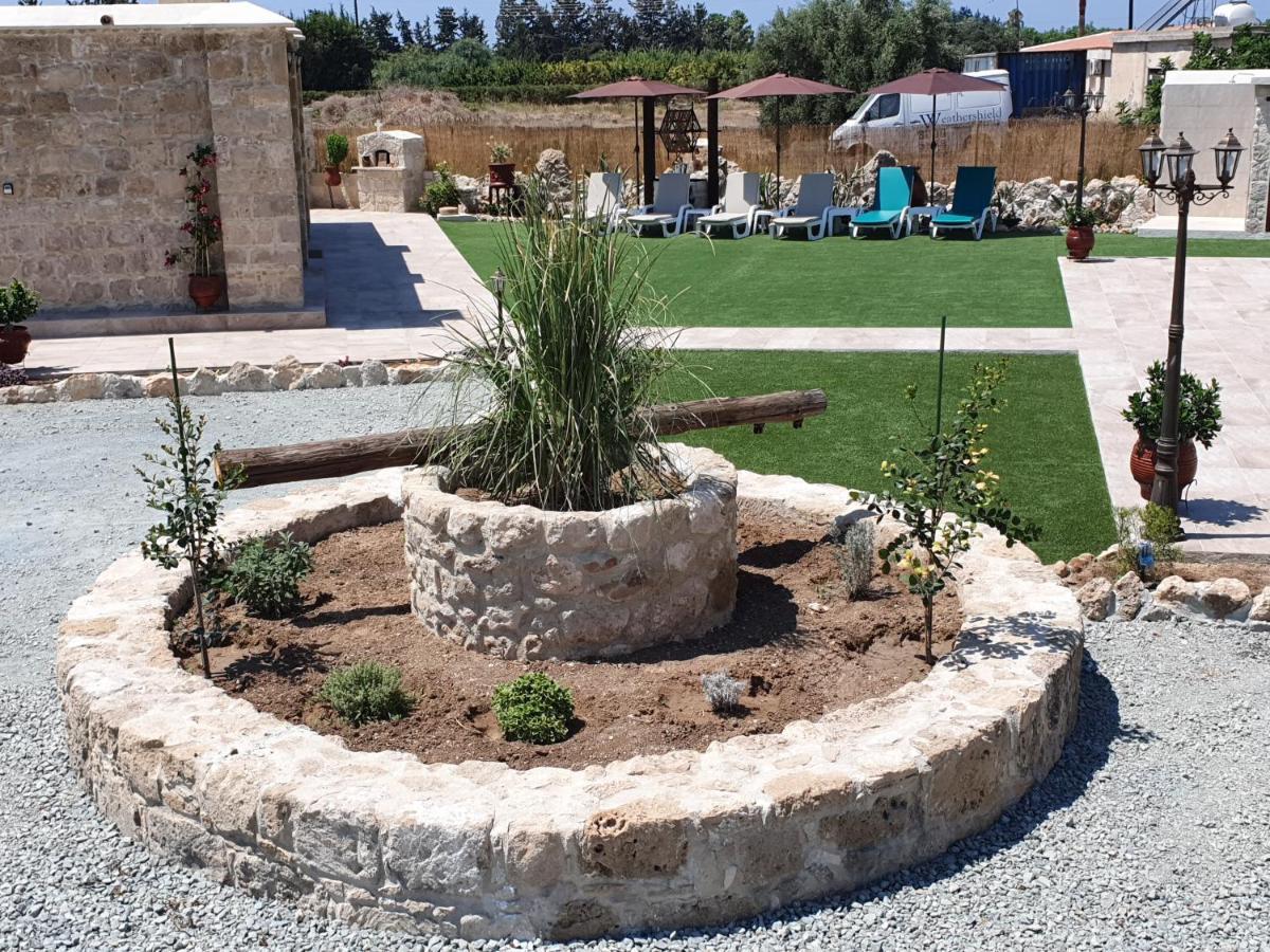 Yioukkas * Paphos