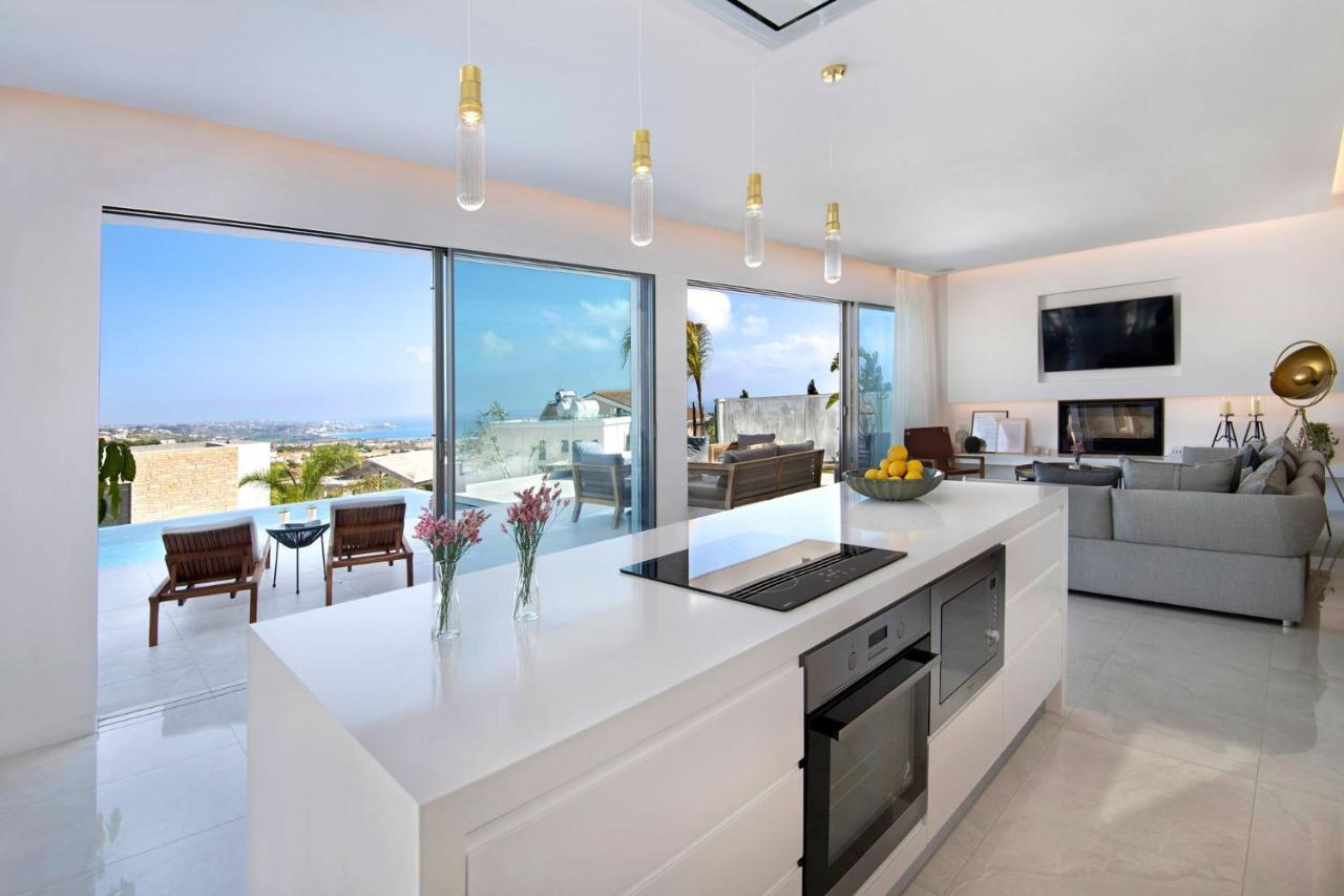 Villa Golden Shore *