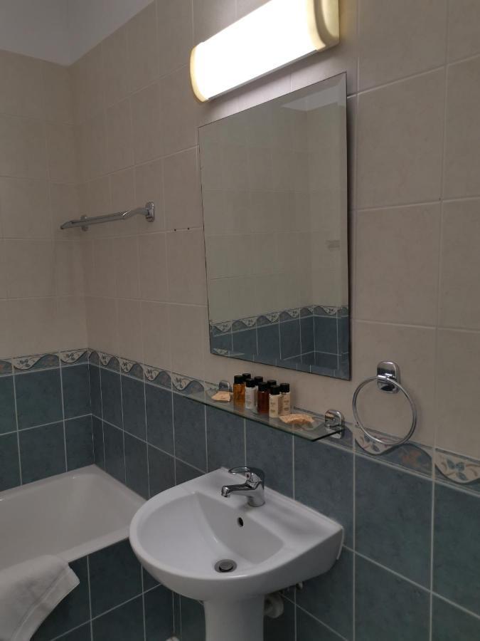 Apartment Iris Village, Near Kings Avenue Mall - By Imh Travel & Tours Paphos