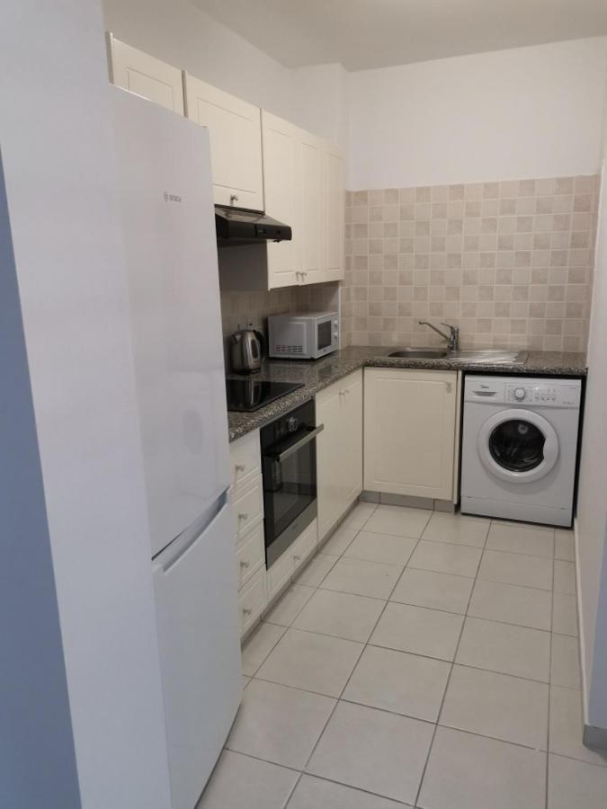 Iris Village, Near Kings Avenue Mall - By Imh Travel & Tours Apartment *