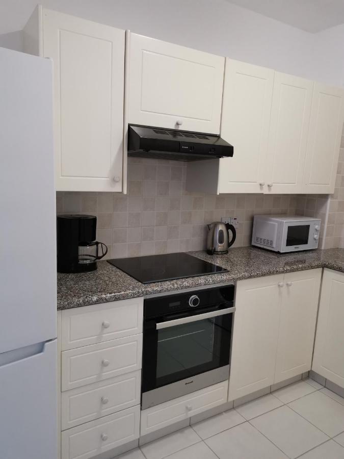 Iris Village, Near Kings Avenue Mall - By Imh Travel & Tours Apartment