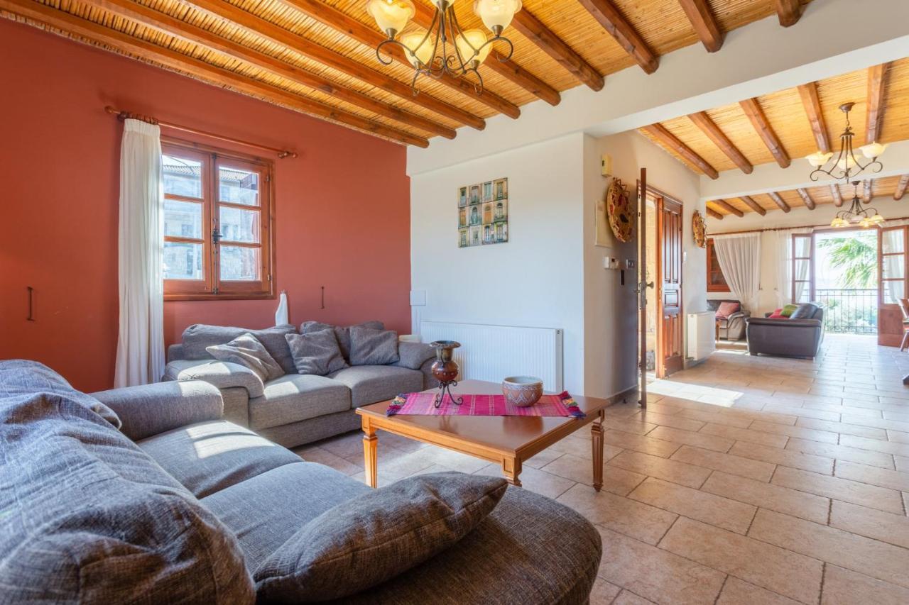 Alexandros Palace Villa *