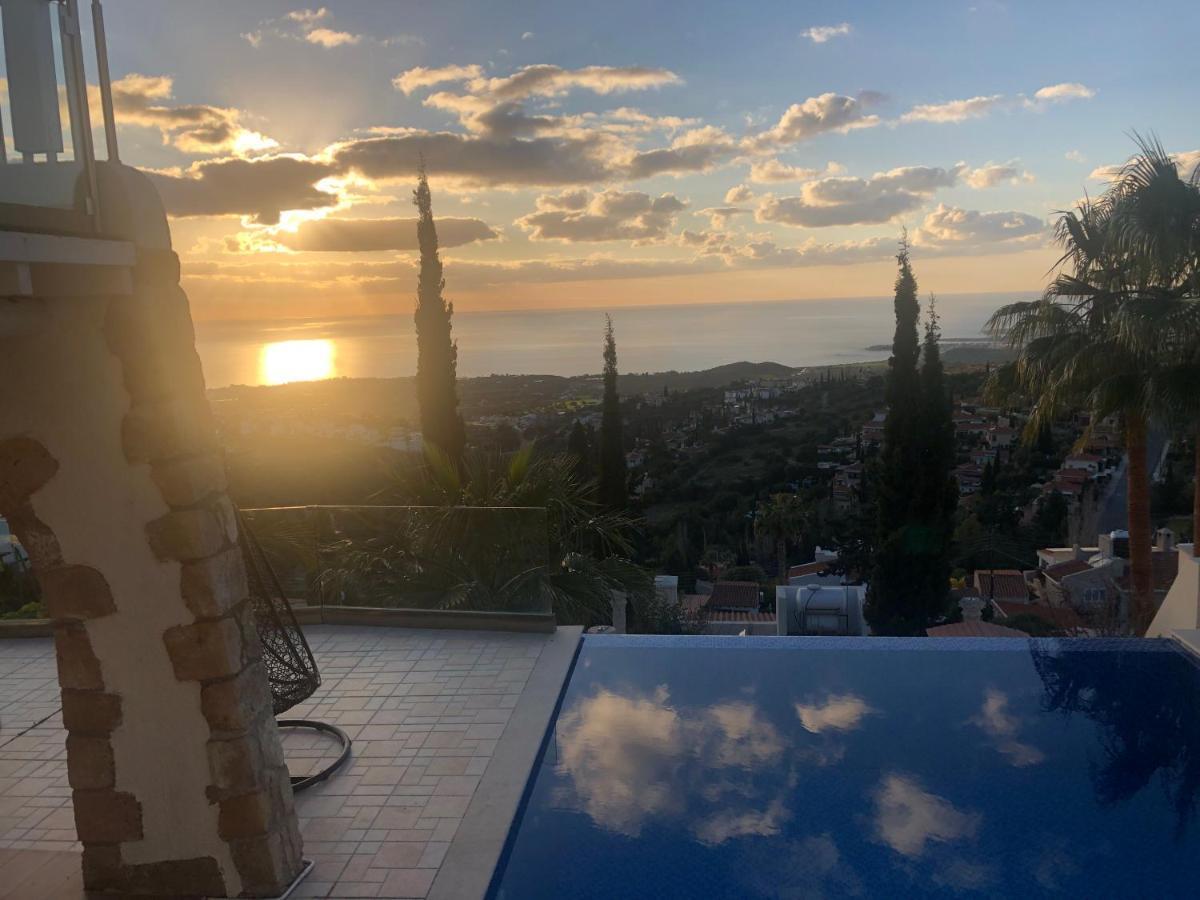 Daria Kamares Tala Luxury Sea View Villa *