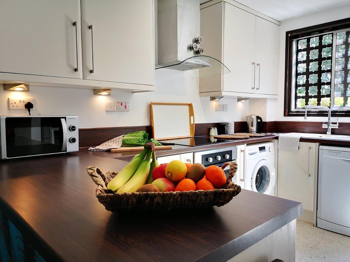 Tedy's Townhouse-margarita Gardens *
