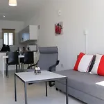 Cyking 2 Bed Apartment With Pool & 10 Min To Beach