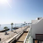 Phaedrus Living Seaview Studio Suite Lighthouse 52