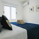 Phaedrus Living: Seaside Luxury Flat Lighthouse 62