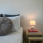 Phaedrus Living: Seaside Luxury Flat Lighthouse 66
