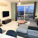 212 Apartment, A 2-Bedroom Escape