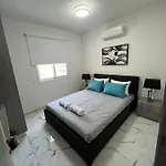 A5 Luxe Oasis Retreat - 3 Minute Drive To Beach