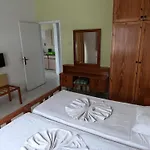 Island Budget Apartments