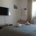 Oasis-Amazing Location, Sea View, Stylish Apartment