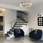 Luxurious 3-Bed Villa, Modern Decor, Communal Pool