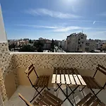 Elegant Two-Bedroom Apartment In Kato Paphos Close To Everything!