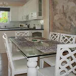 Kings Apartment With Private Garden