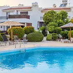 Taheli\'S Modern Townhouse With A Pool