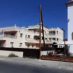One Bedroom Apartment Alina Court 4