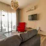 Sun Island Apartment
