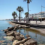 Phaedrus Living Seaview Luxury Flat Marina Court 213