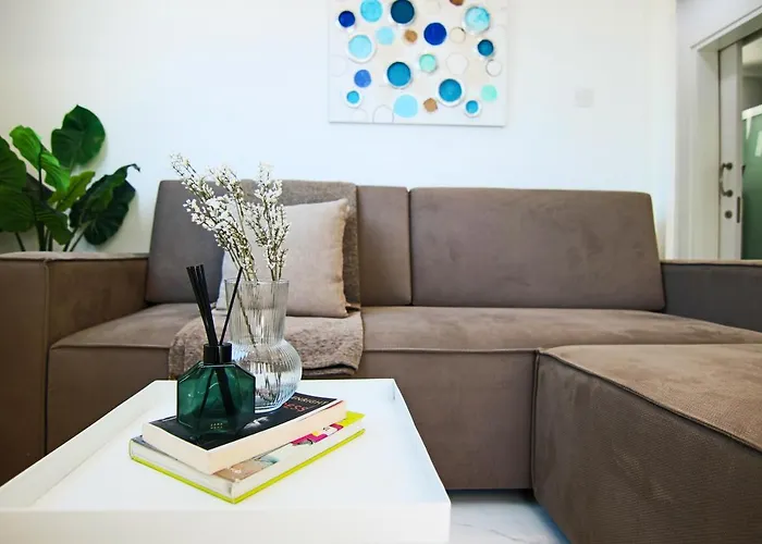 Phaedrus Living: Seaside Luxury Flat Lighthouse 66