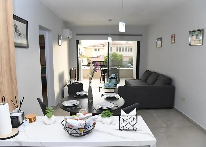 Alexis Apartments - Nice 2-Bedroom With Swimming Pool