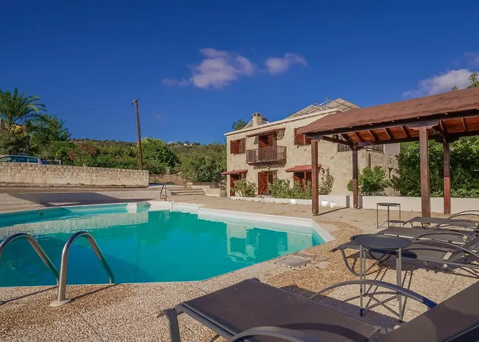 Phaedrus Living: Amarakos Villa