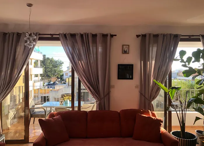 Entire Flat, Apartment In Paphos