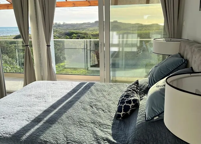 Breath Taking Seaview Apartment At Lighthouse Beach