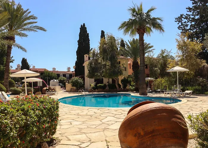 Horizon Gateway 1B, Paphos, Pool