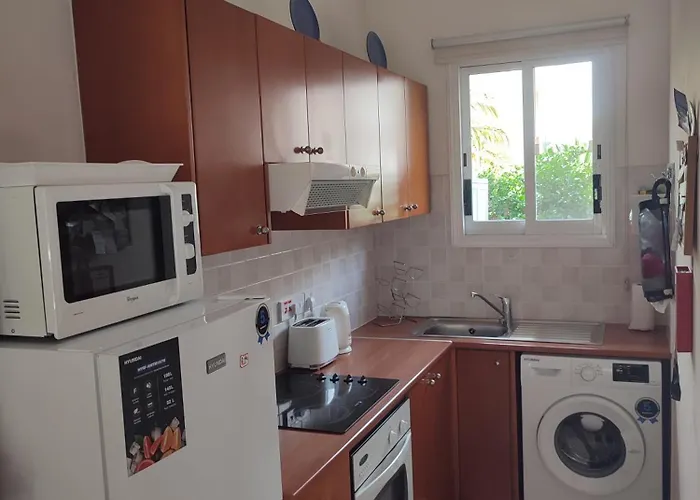 Aurora Townhouse - Complimentary Paphos Airport Transport