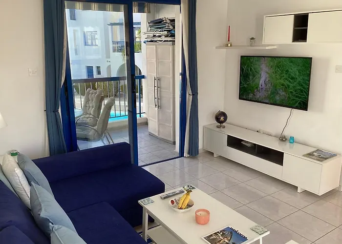 Paphos Pool View Apartment