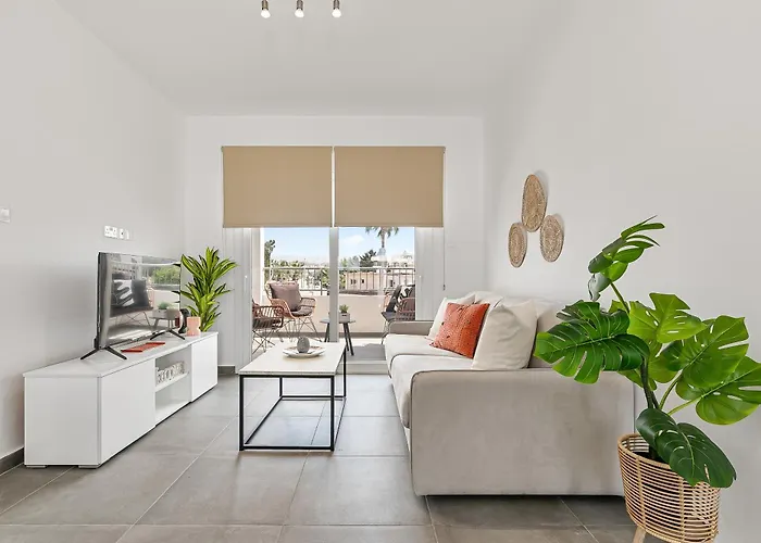Kato Paphos Apartment | Prime Location By Vichy Holidays