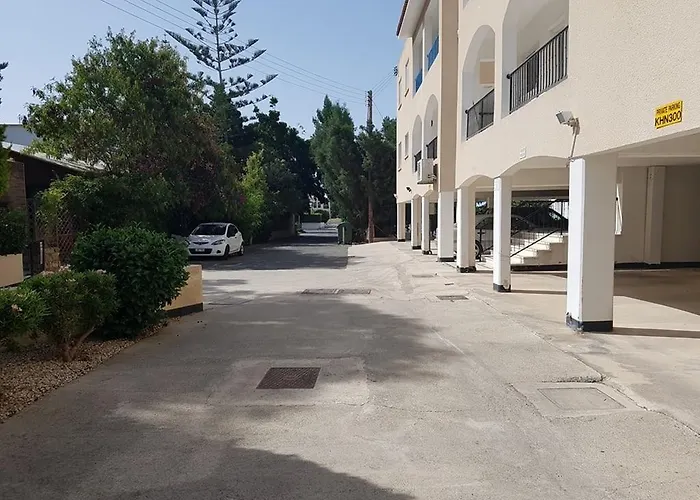 Kyklamino Apartment