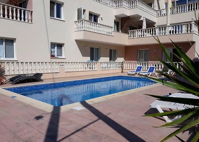One Bedroom Apartment Alina Court 4