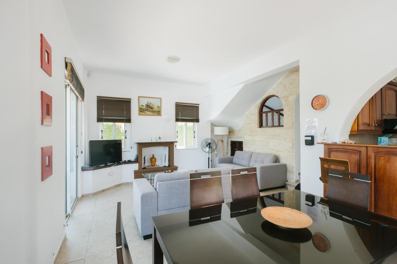 Villa Chrysanthemum 3 Bedroom Paphos