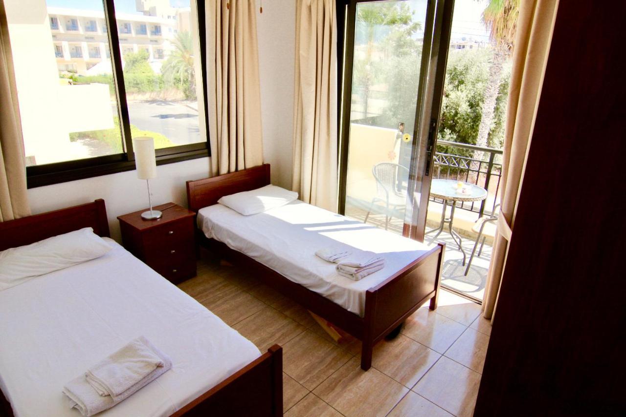 Faros Beach B101 Apartment Paphos