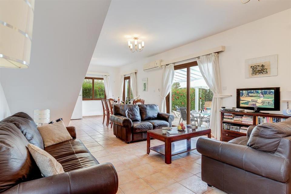 Villa Argaka Beachfront *