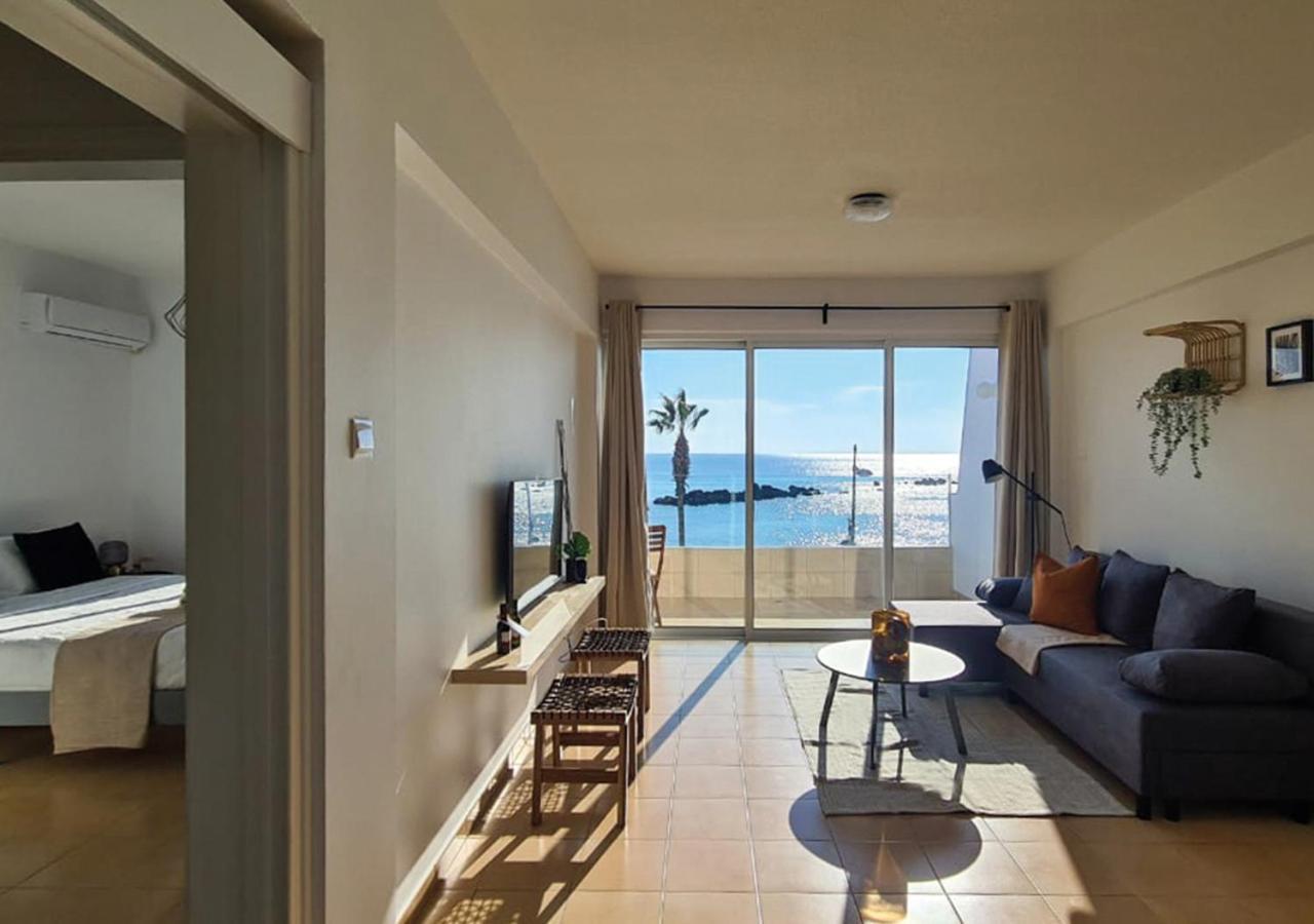 Apartment Phaedrus Living: Seaview Luxury Flat Paphinia 204