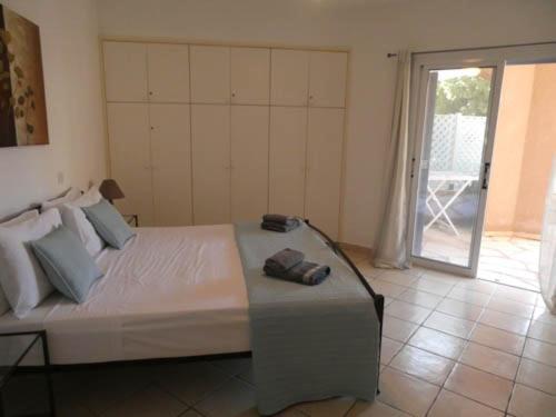 Limnaria Gardens Two Bed With Terrace And Pool Close To *