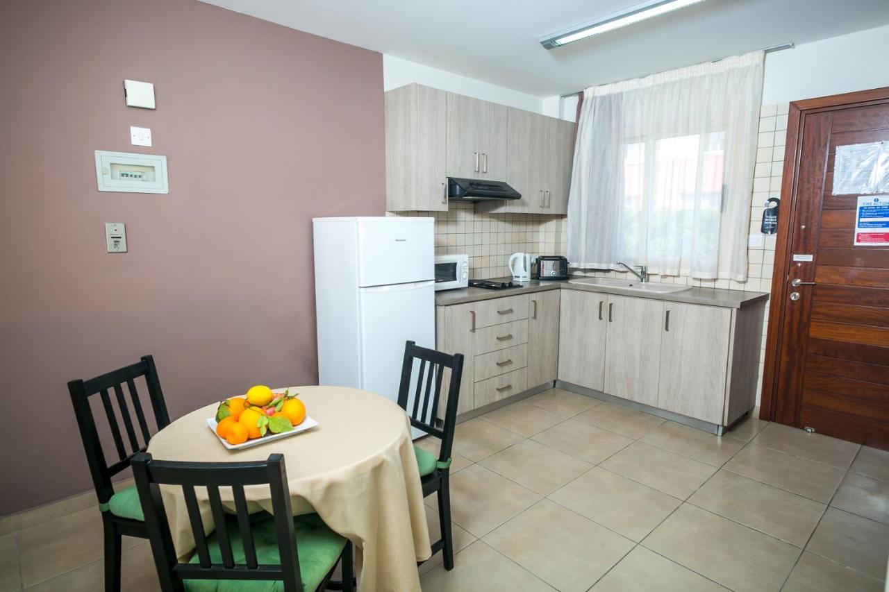 Crystallo Aparthotel