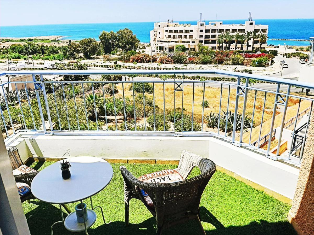 H&o In Paphos!